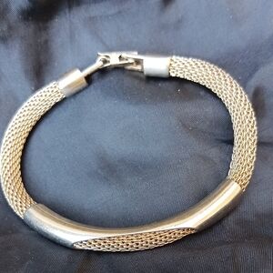 Vintage Avon Gold Tone Mesh Chain Link Bracelet 6" 12.6g Signed